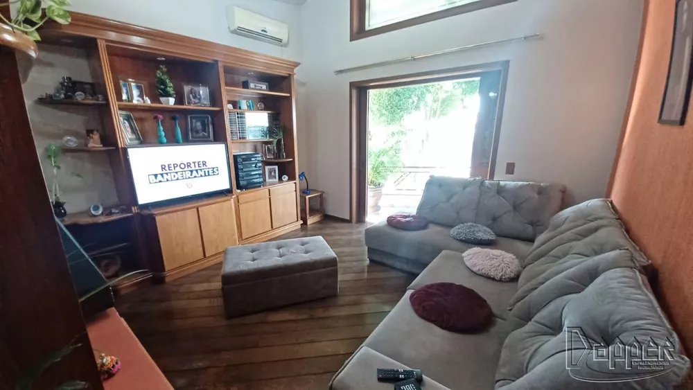 Casa à venda com 4 quartos, 300m² - Foto 3