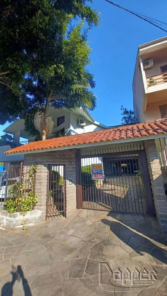 Casa à venda com 4 quartos, 300m² - Foto 1