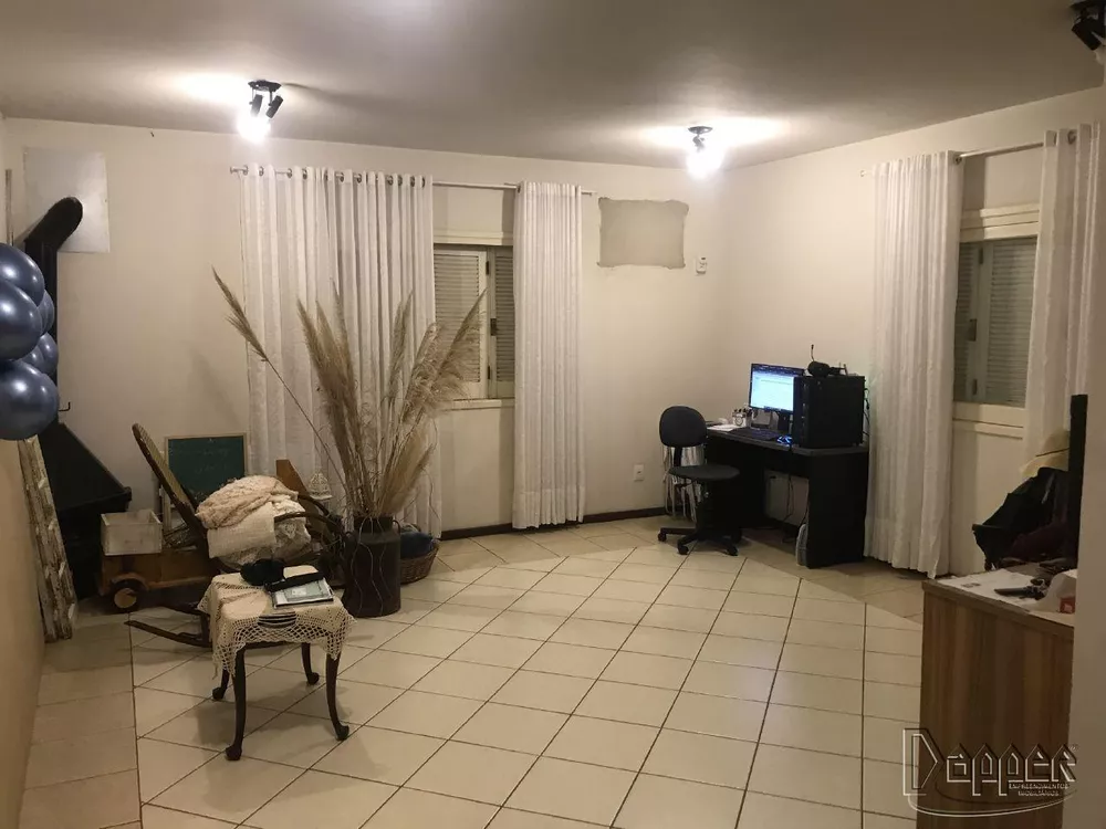 Casa à venda com 3 quartos, 207m² - Foto 3