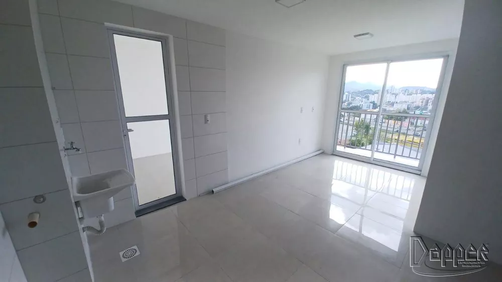 Apartamento à venda com 2 quartos, 67m² - Foto 3