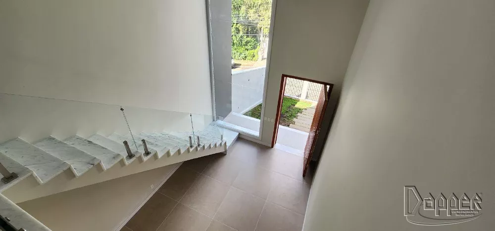 Casa à venda com 3 quartos, 243m² - Foto 6