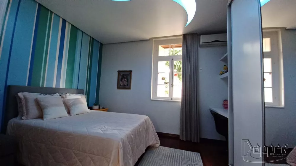 Casa à venda com 5 quartos, 302m² - Foto 5