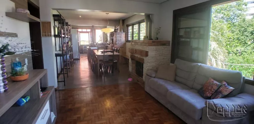 Casa para alugar com 3 quartos, 210m² - Foto 1