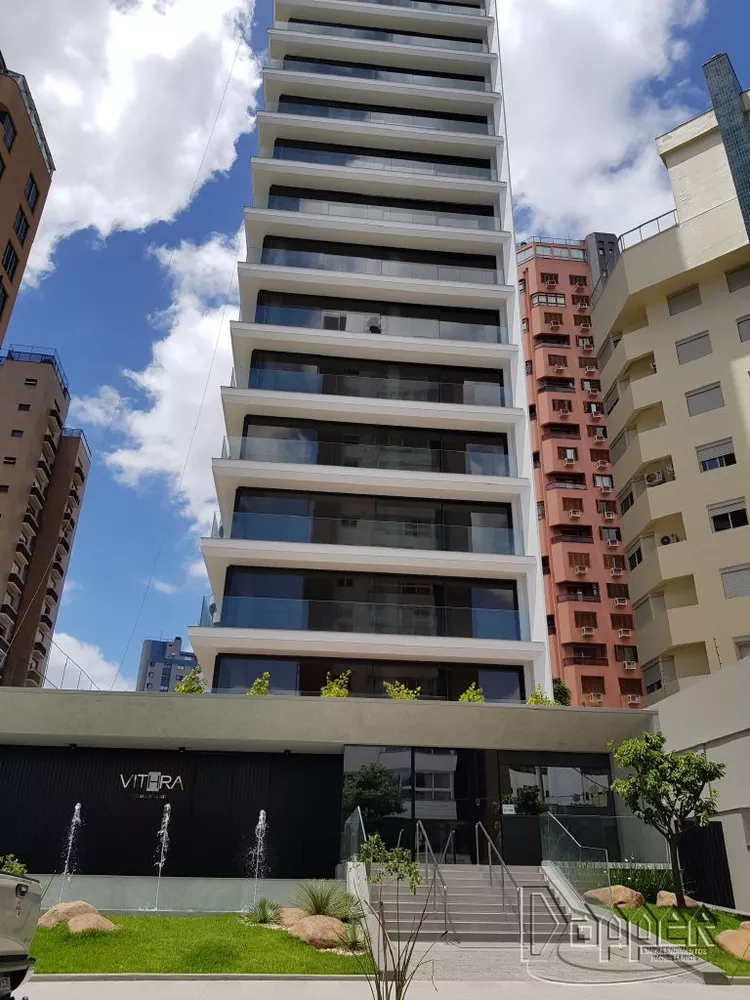 Apartamento à venda com 3 quartos, 223m² - Foto 1