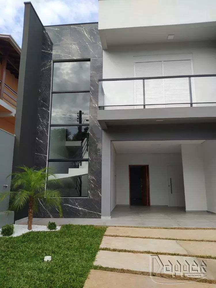 Casa à venda com 3 quartos, 134m² - Foto 1