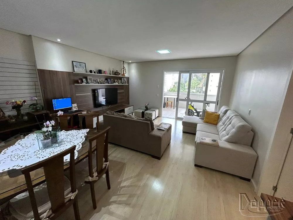 Apartamento à venda com 3 quartos, 119m² - Foto 1