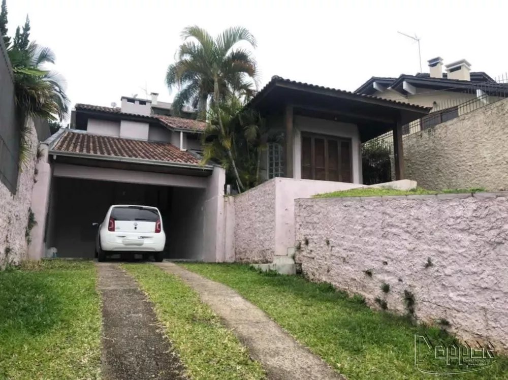 Casa à venda com 3 quartos, 139m² - Foto 1