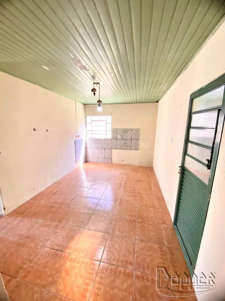 Casa à venda com 2 quartos, 75m² - Foto 4