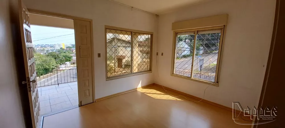 Casa à venda com 3 quartos, 284m² - Foto 2