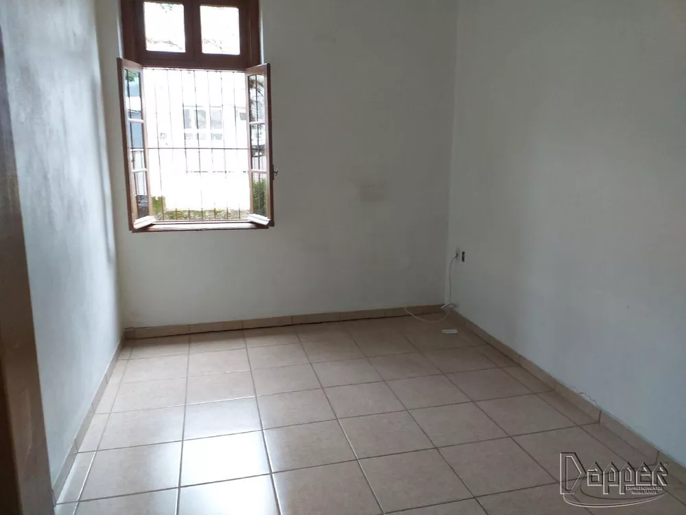 Casa à venda com 3 quartos, 94m² - Foto 4