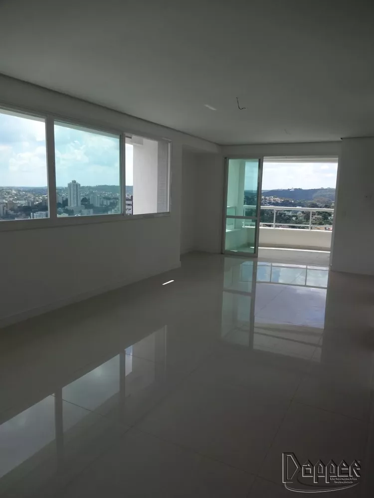 Apartamento à venda com 3 quartos, 106m² - Foto 2