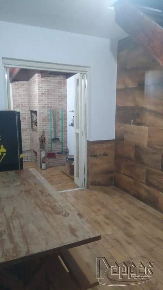 Casa à venda com 3 quartos, 176m² - Foto 4