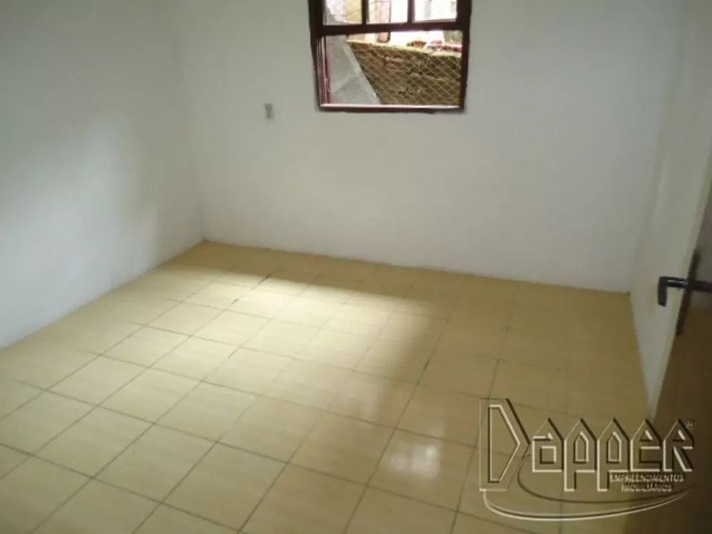 Casa à venda com 3 quartos, 80m² - Foto 4