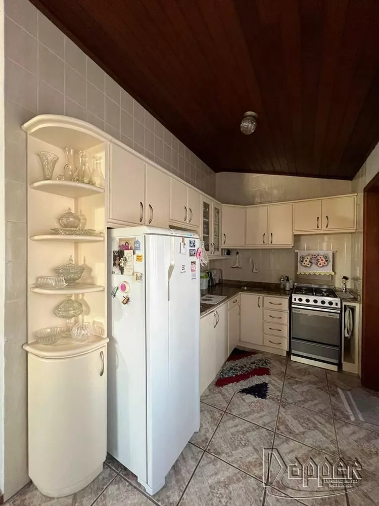 Apartamento à venda com 3 quartos, 229m² - Foto 5