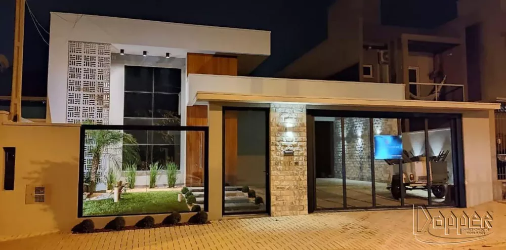 Casa à venda com 3 quartos, 154m² - Foto 1