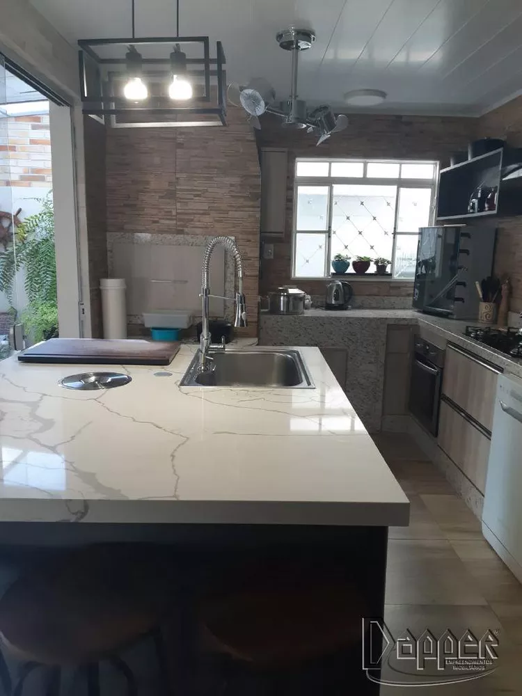 Casa à venda com 2 quartos, 125m² - Foto 3