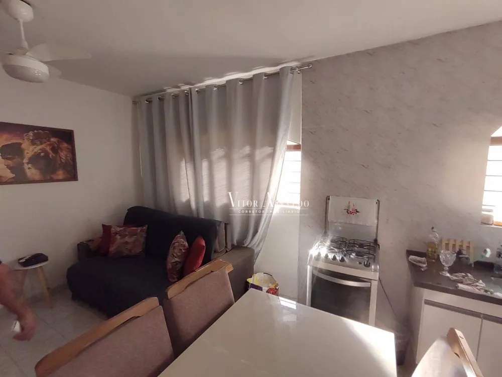 Casa, 3 quartos, 221 m² - Foto 1