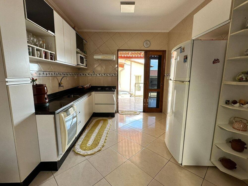 Casa, 4 quartos, 200 m² - Foto 11