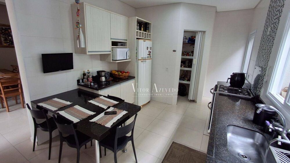 Casa de Condomínio à venda com 3 quartos, 180m² - Foto 2