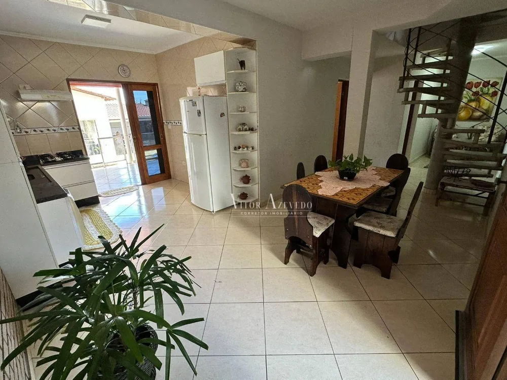 Casa, 4 quartos, 200 m² - Foto 4