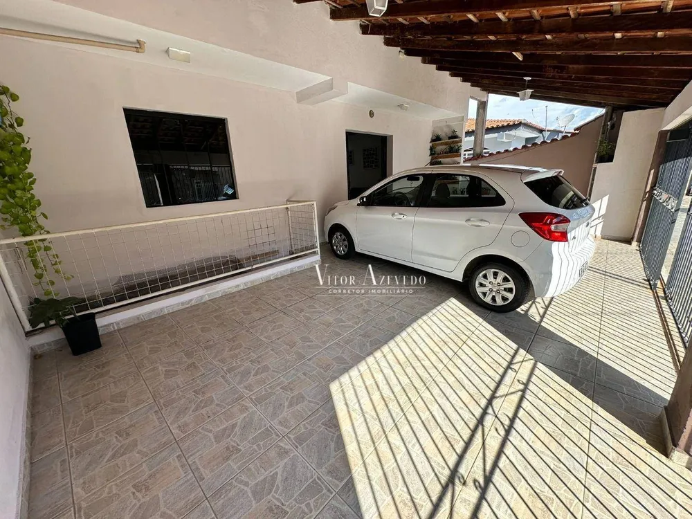 Casa, 4 quartos, 230 m² - Foto 1