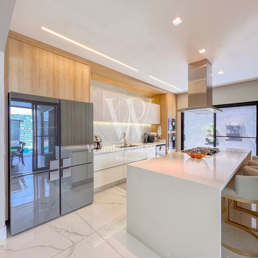 Casa à venda com 5 quartos, 370m² - Foto 11