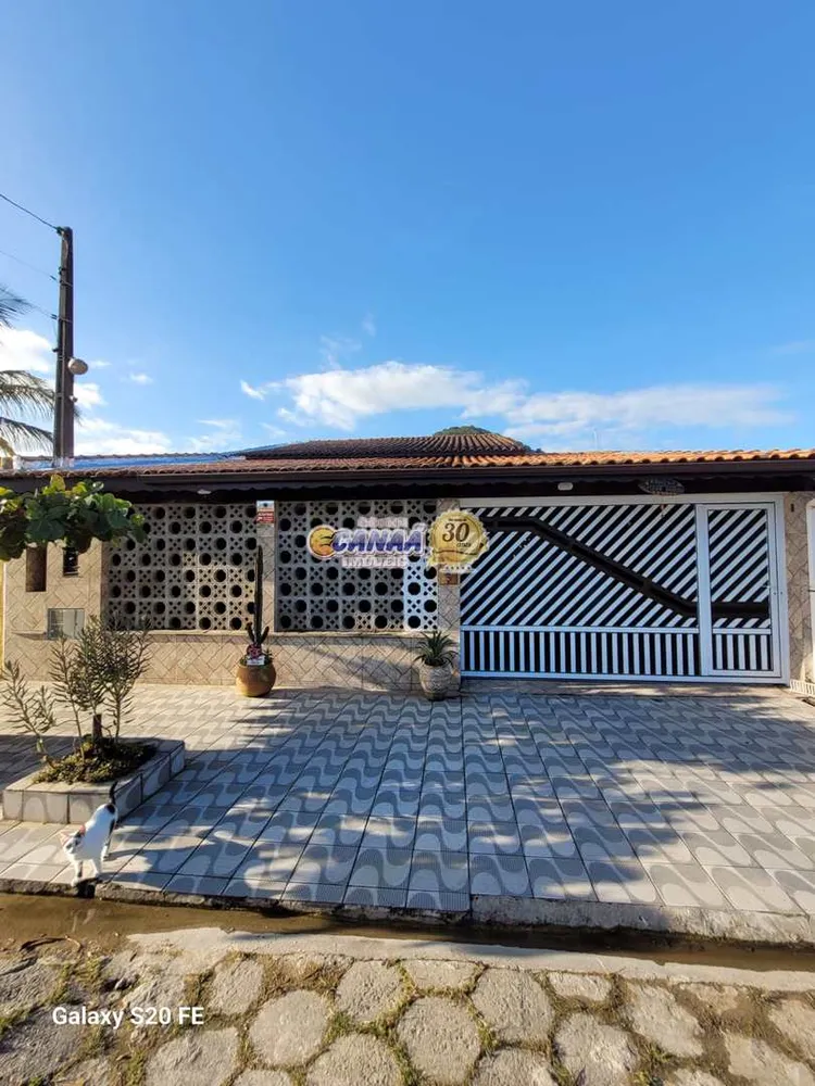 Casa, 5 quartos, 131 m² - Foto 1