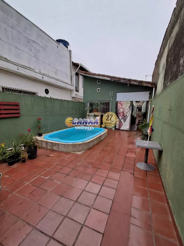 Casa à venda com 2 quartos, 89m² - Foto 1