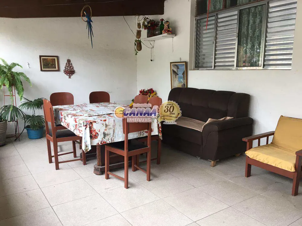 Casa, 2 quartos, 207 m² - Foto 1