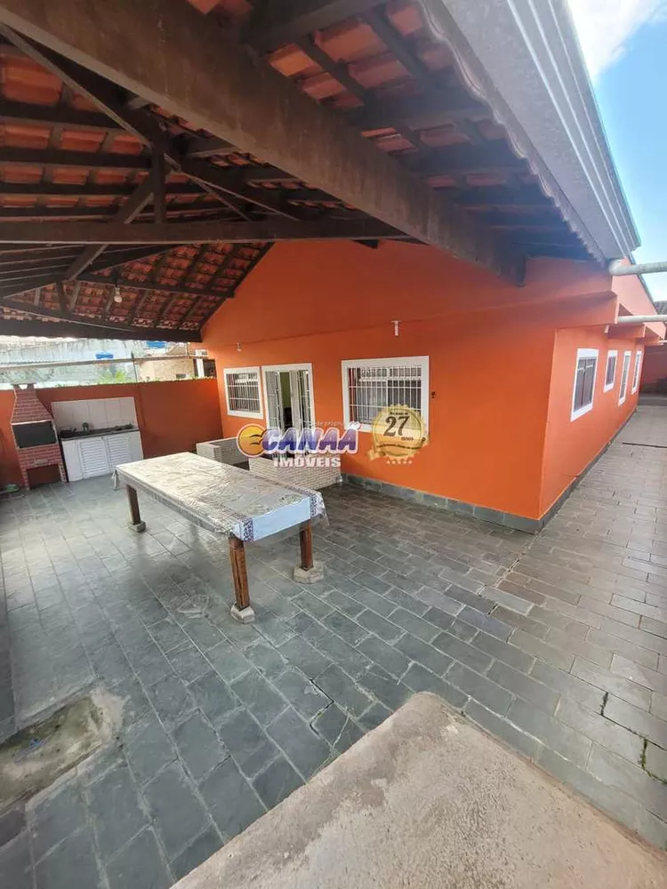 Casa à venda com 3 quartos, 129m² - Foto 1