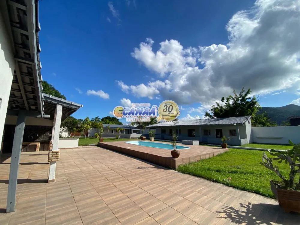 Chácara, 4 quartos, 2100 m² - Foto 1