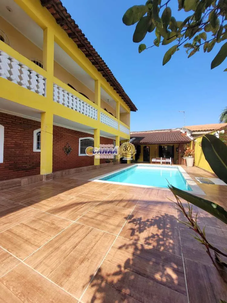 Sobrado, 3 quartos, 237 m² - Foto 1
