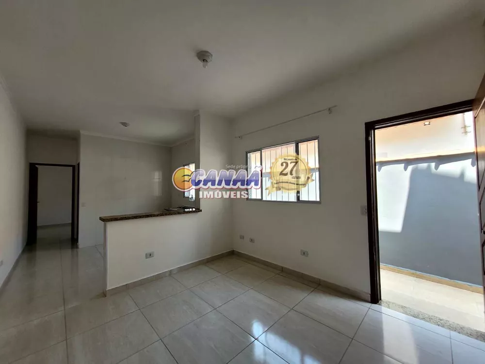 Casa à venda com 2 quartos, 59m² - Foto 4