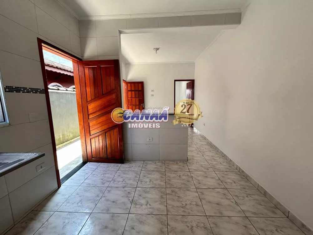 Casa à venda com 2 quartos, 69m² - Foto 4