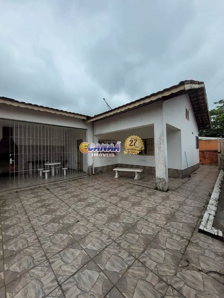 Casa à venda com 1 quarto, 64m² - Foto 1