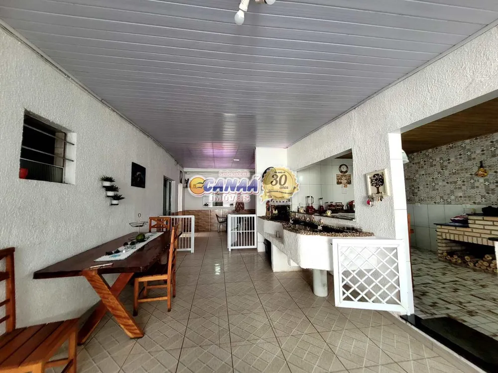 Casa, 4 quartos, 230 m² - Foto 1