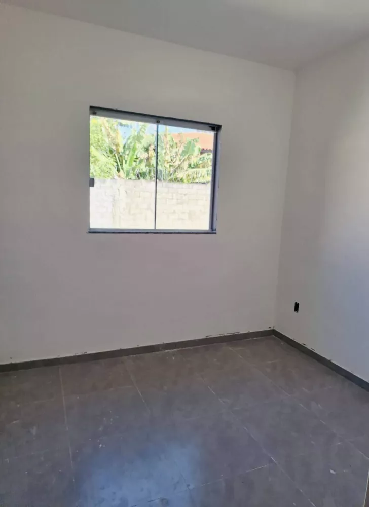 Casa à venda com 2 quartos, 60m² - Foto 3