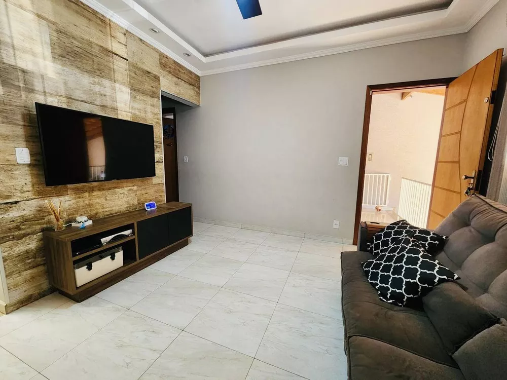 Casa à venda com 3 quartos, 98m² - Foto 4