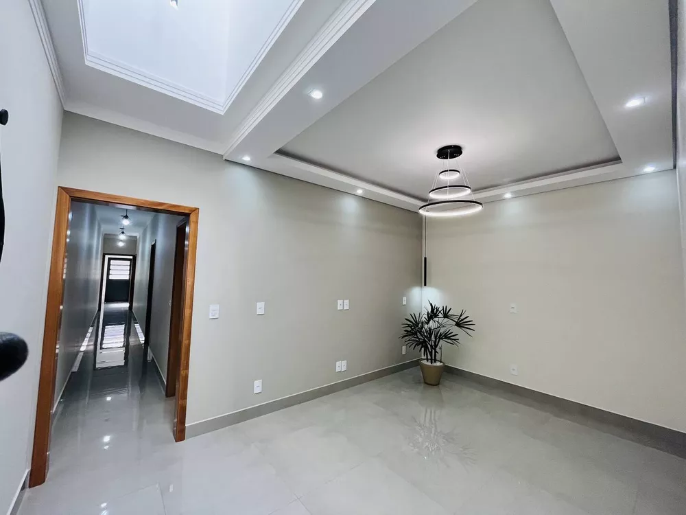 Casa à venda com 3 quartos, 118m² - Foto 1