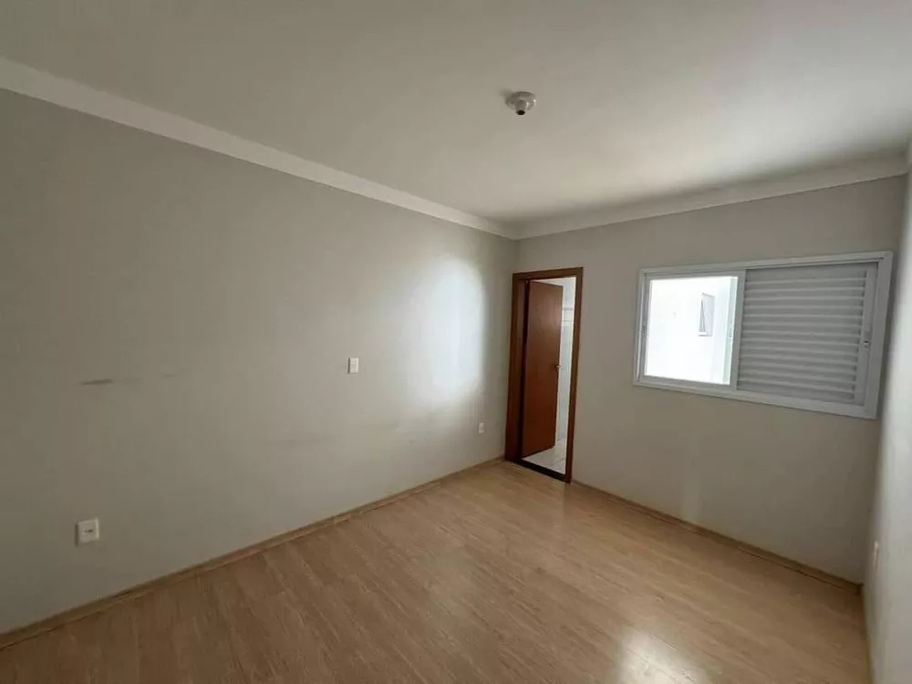 Casa à venda com 3 quartos, 121m² - Foto 4