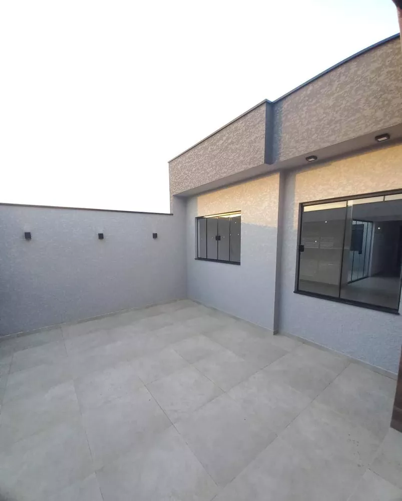 Casa à venda com 3 quartos, 90m² - Foto 2