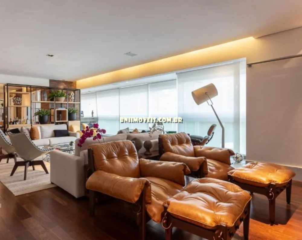 Apartamento, 3 quartos, 240 m² - Foto 1
