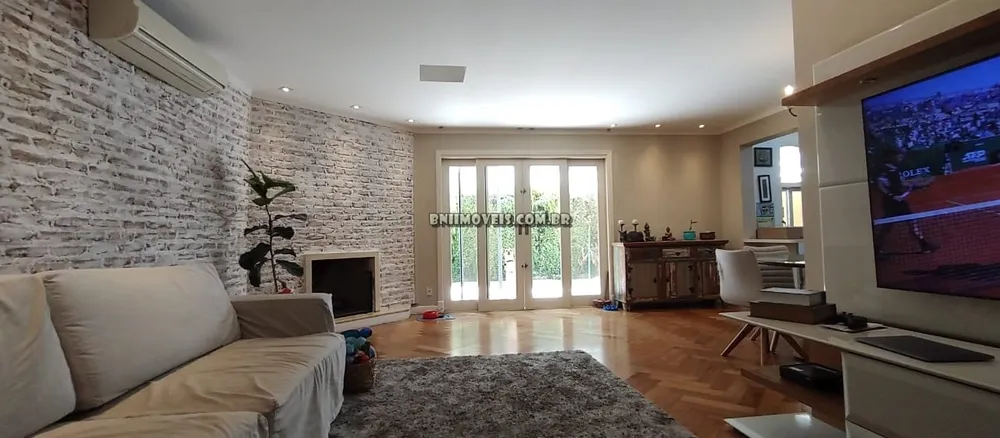 Apartamento, 3 quartos, 210 m² - Foto 1