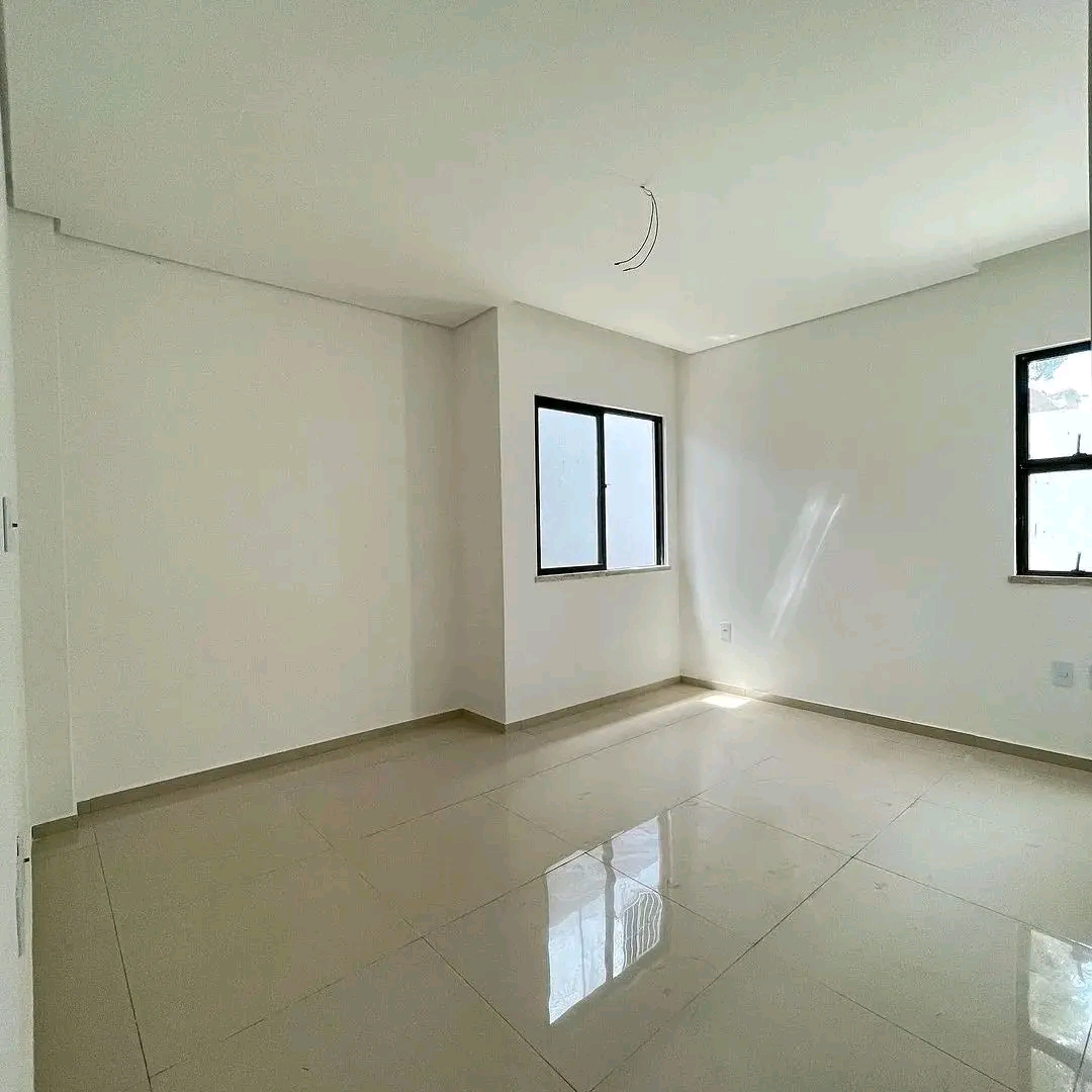 Casa à venda com 3 quartos, 100m² - Foto 8