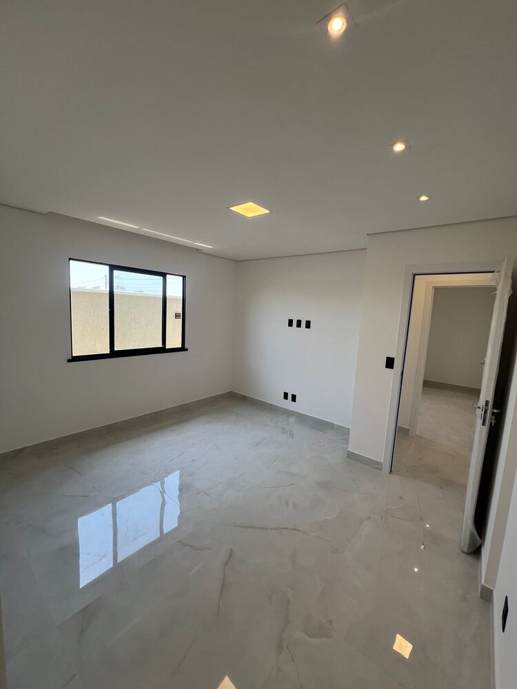 Casa de Condomínio à venda com 3 quartos, 142m² - Foto 1