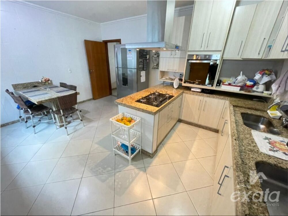 Casa, 3 quartos, 271 m² - Foto 23