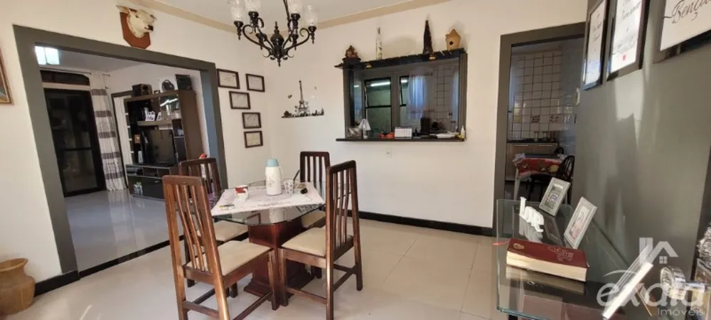 Casa, 4 quartos, 220 m² - Foto 1