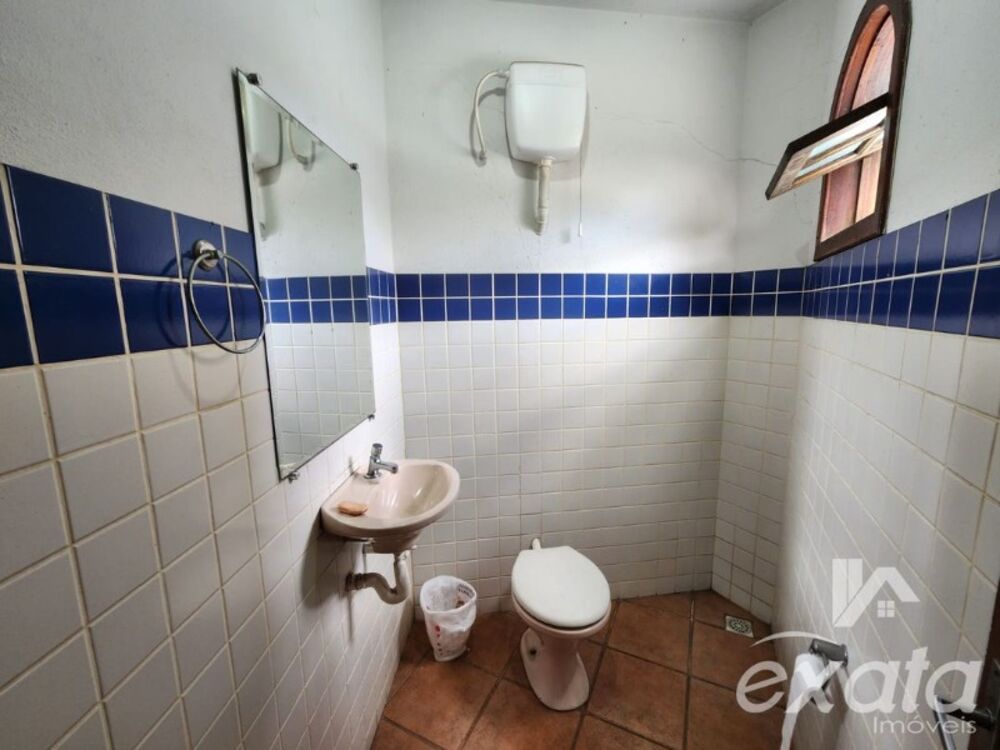 Casa à venda com 5 quartos, 180m² - Foto 1