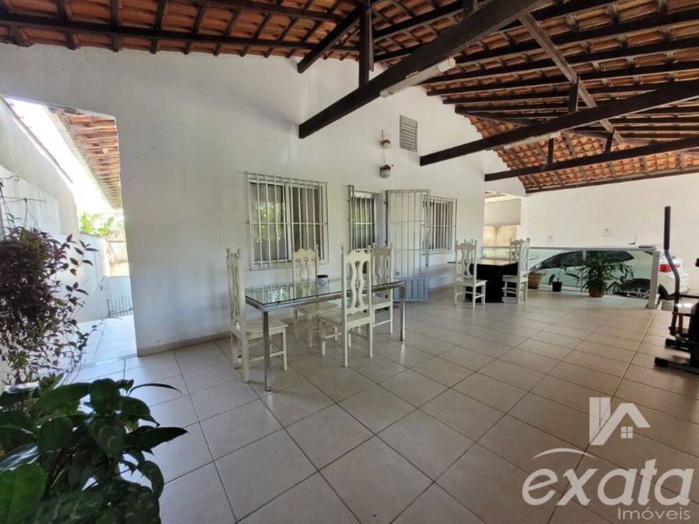 Casa à venda com 3 quartos, 241m² - Foto 8