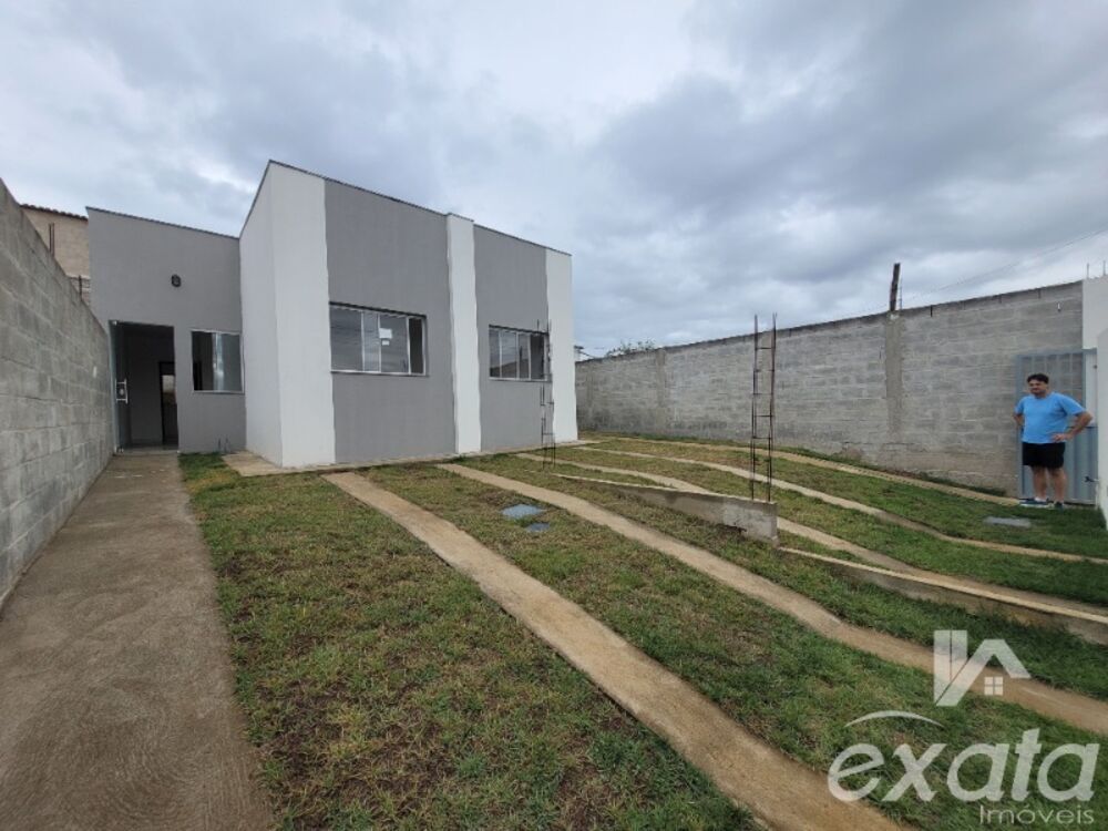 Casa à venda com 2 quartos, 50m² - Foto 1